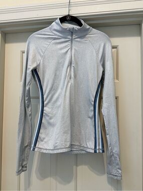 Athleta Light Gray Chevron Pullover